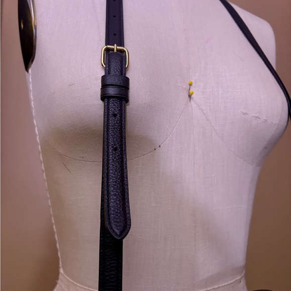 Classic Coach Crossbody Handbag - Picture 8 of 13